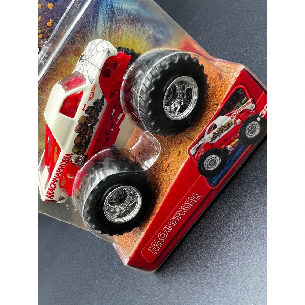 Hot Wheels Monster Jam Arachnaphobia Die-Cast Monster Truck 1:64 Red White 2006